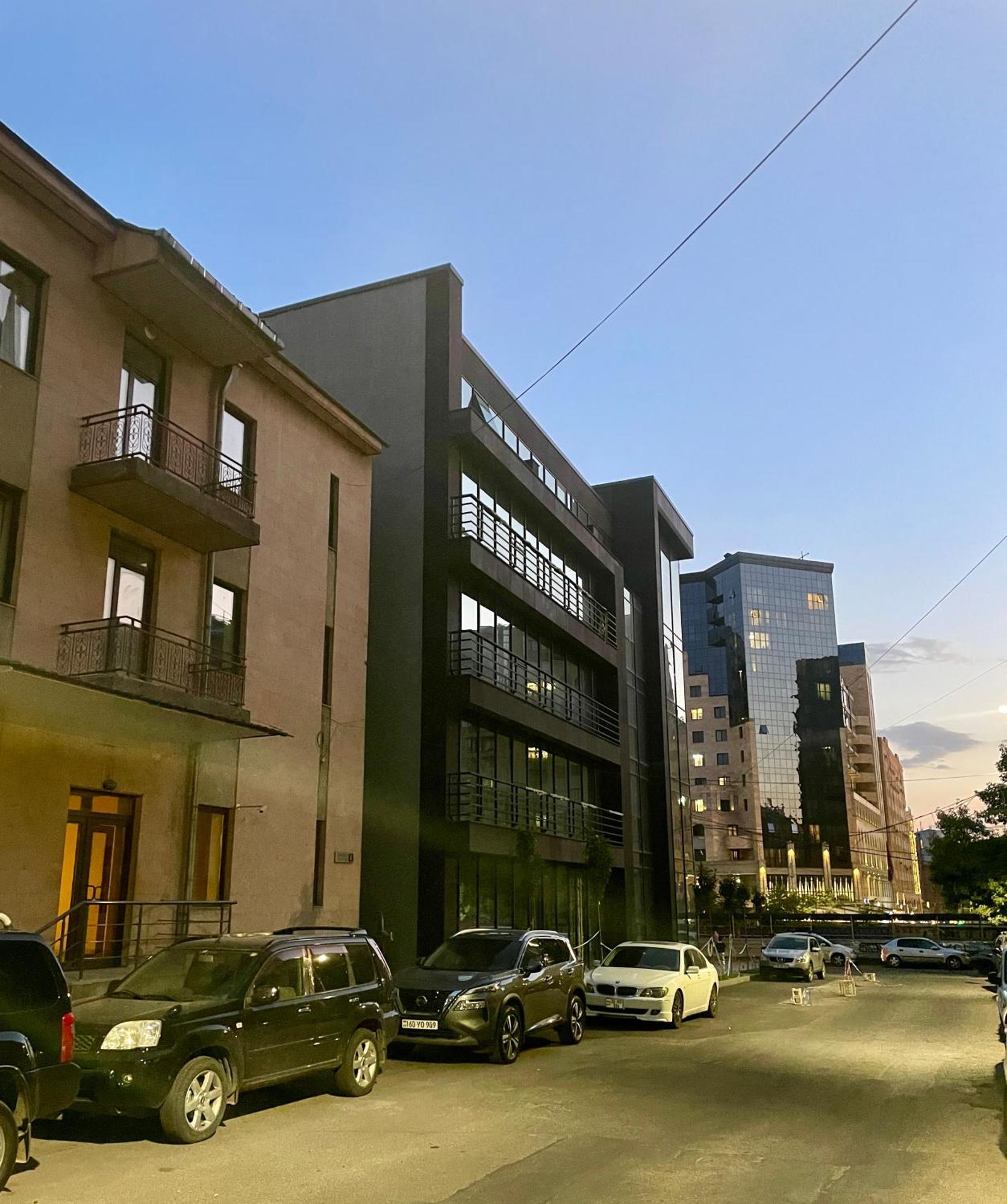 Republic Square Vip Luxury Apartment Ереван Экстерьер фото